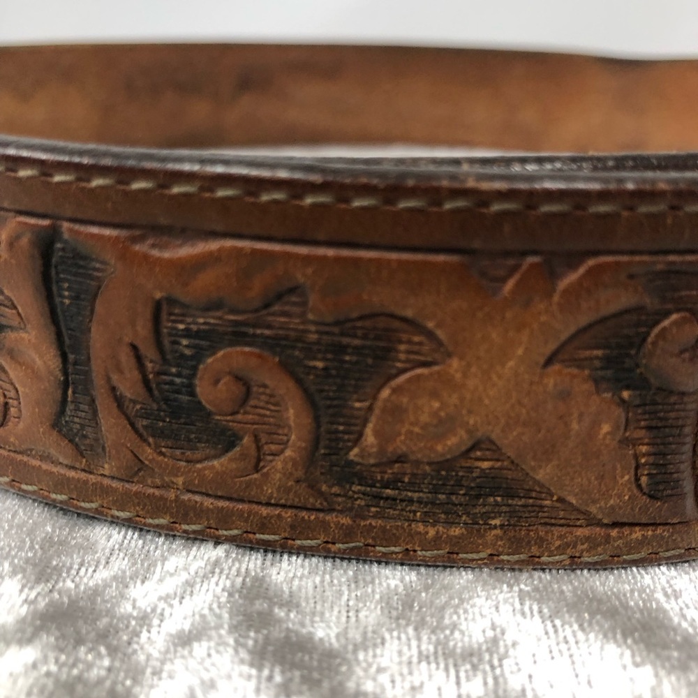 Justin Tooled Belt Outdoorsman Western Cowhide Leather Embossed Hunting Fishing - Picture 6 of 15